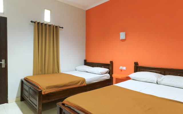 Hotel Warta Putra - photo 3