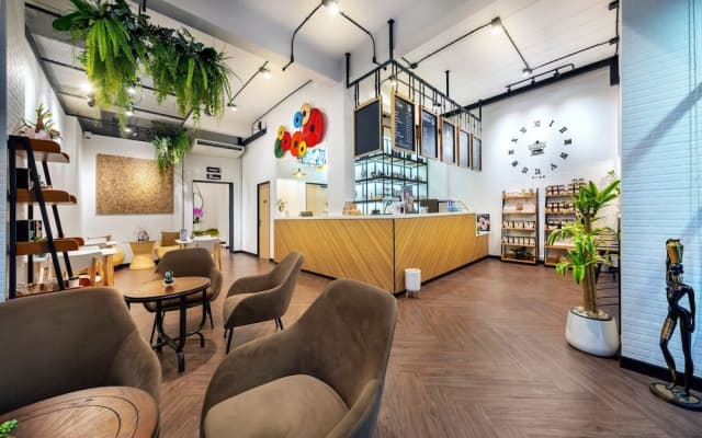 Siam Subway Hostel and Café - photo 2