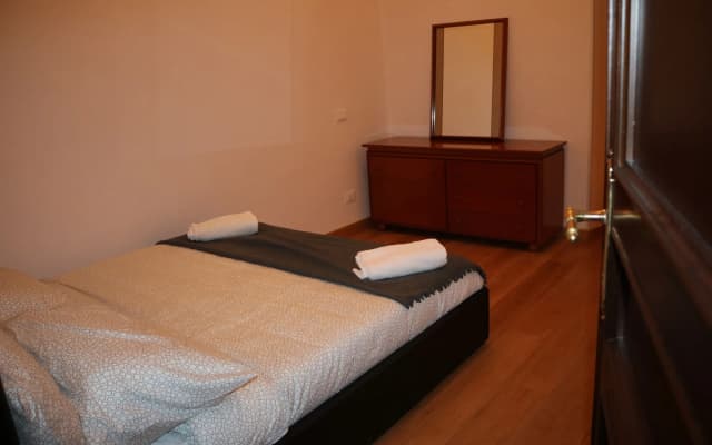 R.T House's - photo 4