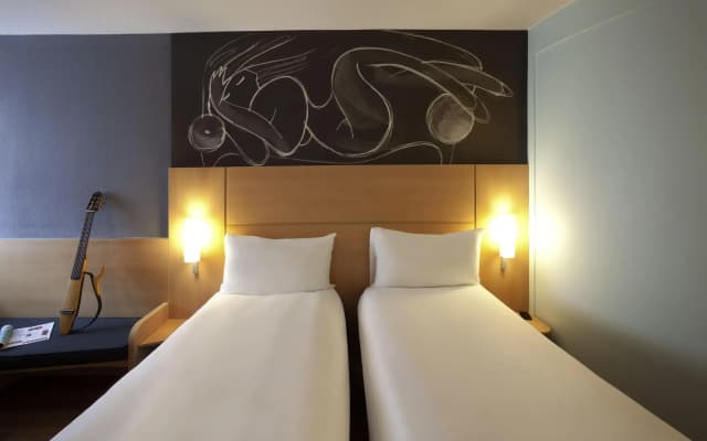ibis Edinburgh Centre South Bridge - Royal Mile - photo 5