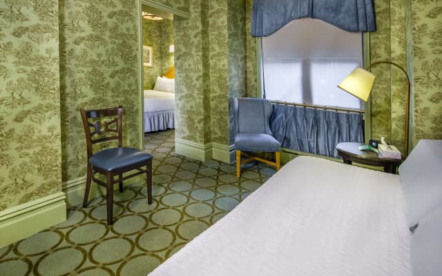 Wolcott Hotel - photo 4