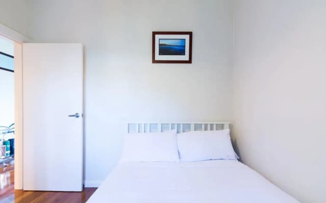 Sleek Contemporary Bondi Beachside Apartment - photo 4
