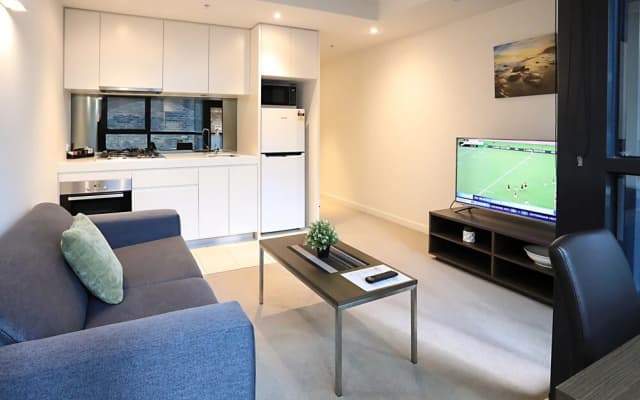 Flinders Street Apartments - photo 2