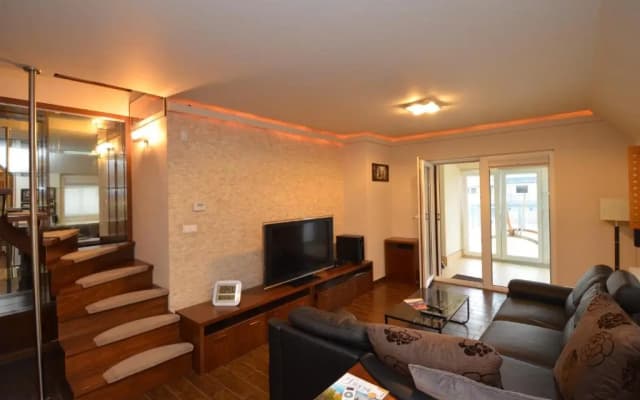 Arpad Bridge Apartments - photo 4