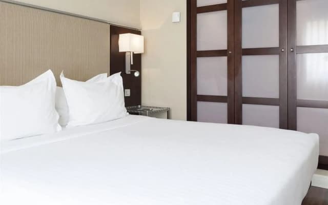 AC Hotel Irla - photo 4