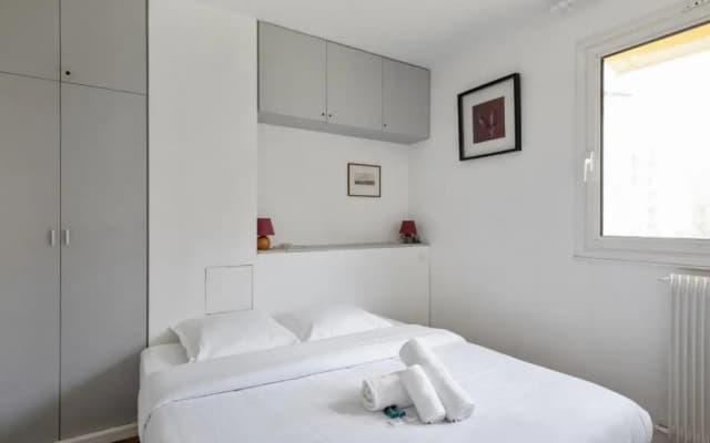 Sunny & quiet 2br near the Eiffel Tower Invalides Beaugrenelle Welkeys - photo 3