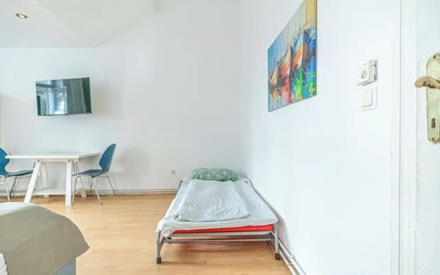Modern 2BR Apt Longstay Sleeps 5 - photo 5