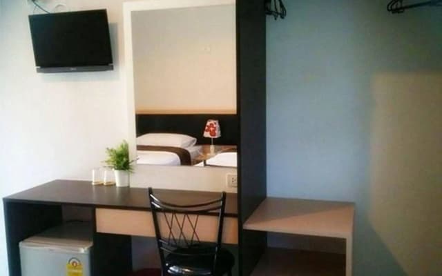 Bangkok Yesterday Resort - photo 2