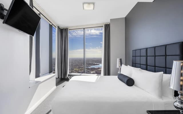 Meriton Suites World Tower - photo 2