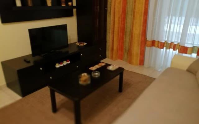 Platos Academy Apartment - photo 2