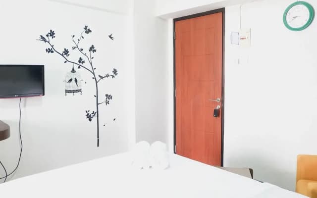 Artistic Studio Room Kebagusan City Apartement - photo 5