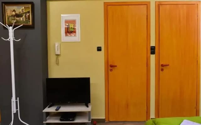 Warm And Central 1 Double Bed Flat - photo 5