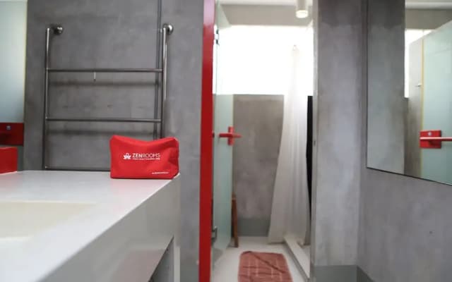 ZEN Hostel Decho Road - photo 2