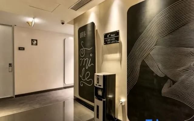 MaxOneHotels @ Premier Melawai - photo 3