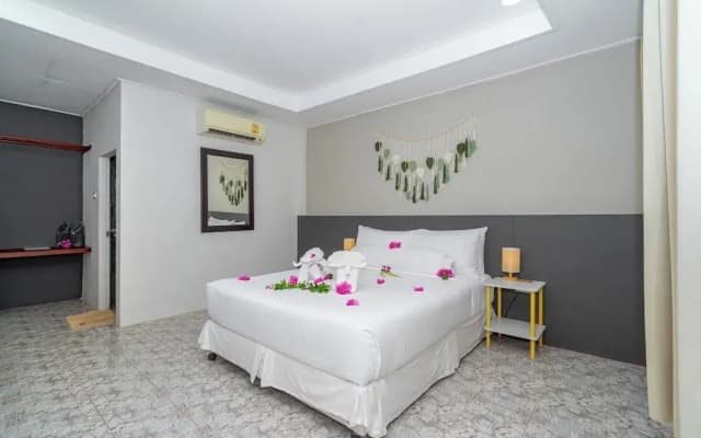 Lanta Beachfront Resort - photo 3