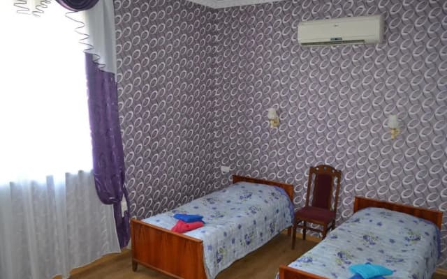 Orange Inn - photo 2