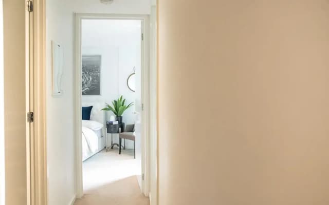 Richmond Oasis Apartments - photo 4
