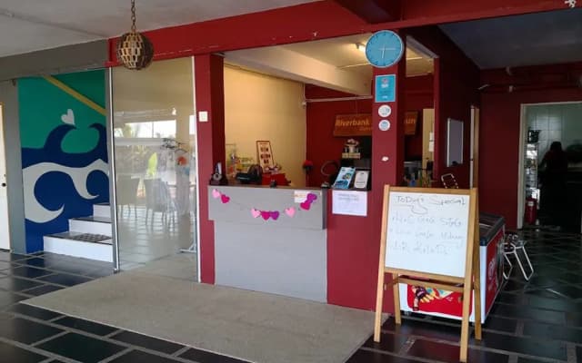 Riverbank Dungun Guesthouse & Cafe - photo 2