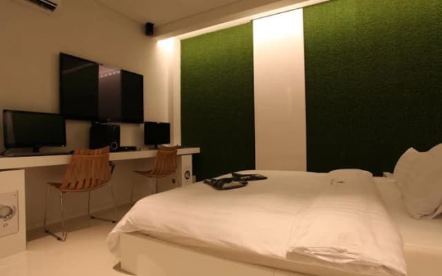 Nine Star Hotel - photo 2