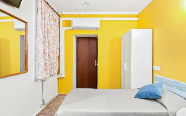 Hostal Santa Anna - photo 2