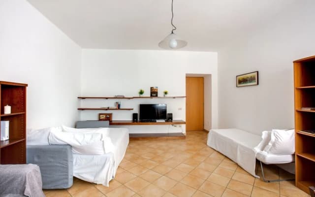 Large and Bright Flat in a Great Area - photo 3