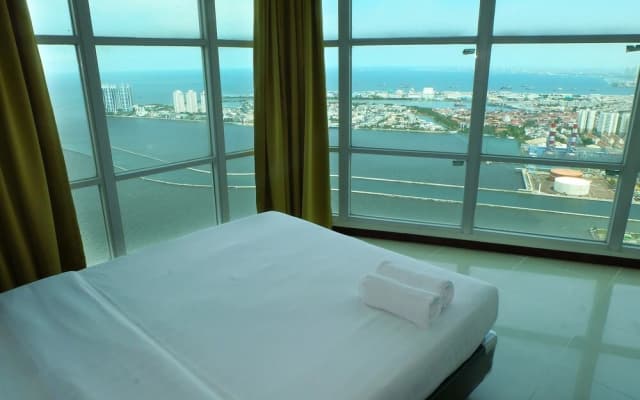 Baywalk Condominium Pluit With Ocean View - photo 5