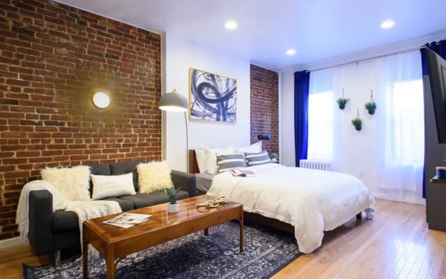 83-3w UES Central Park Newly Furnished XL Studio - photo 4