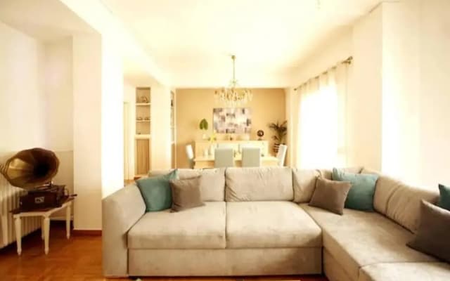 ew Thission Luxury Apartment - photo 5