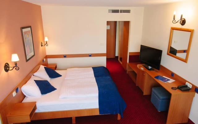 Hotel Mediterran - photo 4