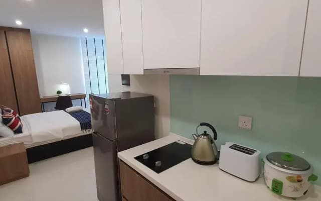Lovely Kozi Square Studio 1-Bedroom with Pool LV9B - photo 2