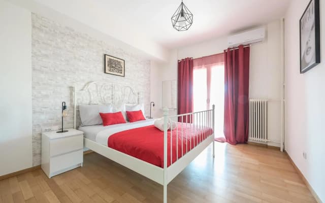 Superb Acropolis view 3bd apt in historical center - photo 5