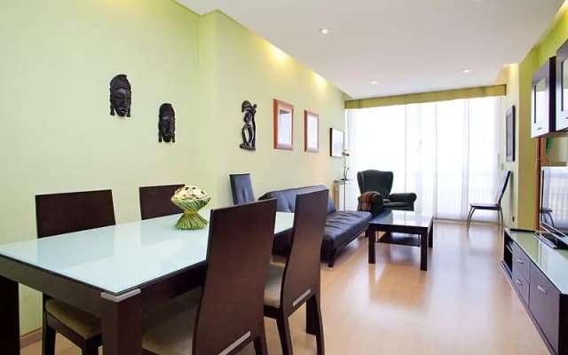Sants-Montjuic Rambla Badal - Four Bedroom - photo 2