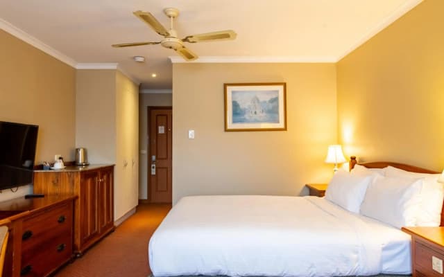 Gateway on Monash Boutique Hotel - photo 4