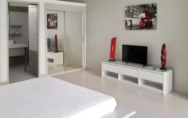 Villa With 3 Bedrooms in Rawai Phuket, With Private Pool, Enclosed Gar - photo 2