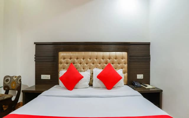 OYO 46221 Hotel Shiv Dev International - photo 4