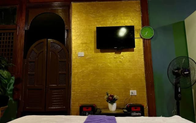 Elegant studio with private entrance with full services - photo 2