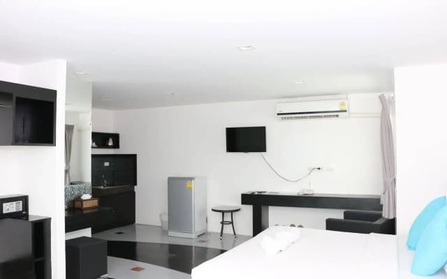 The Regizt Hotel Pattaya - photo 4
