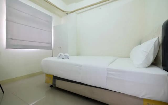 Tranquil 2BR @ Green Pramuka Apartment - photo 3