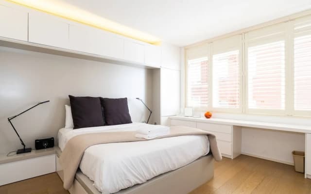 2 Bedroom Apartment with Bay View - photo 4