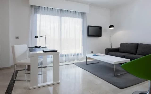 NH Suites Prisma - photo 3