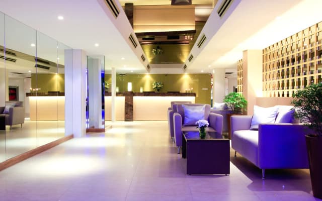 Petals Inn - photo 2