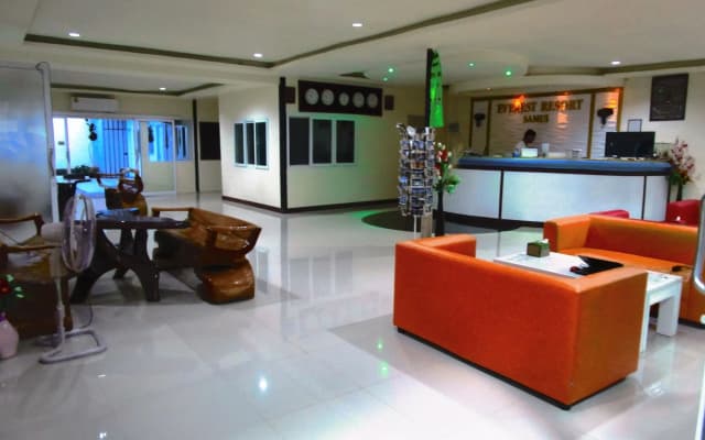Everest Resort - photo 2