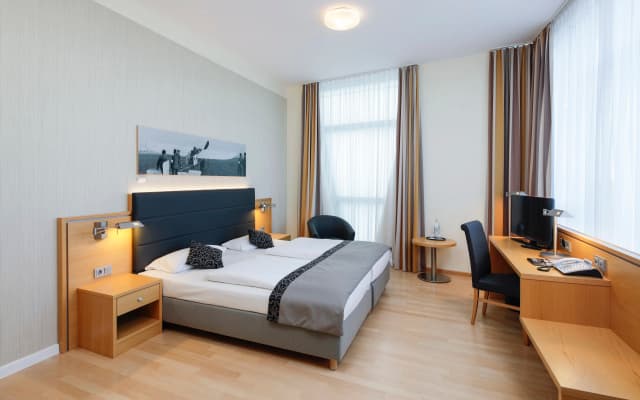Airporthotel Berlin Adlershof - photo 4