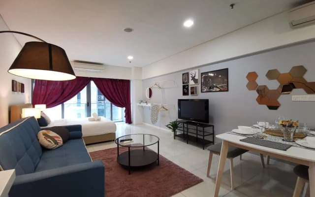 Summer Suites by Plush - photo 2