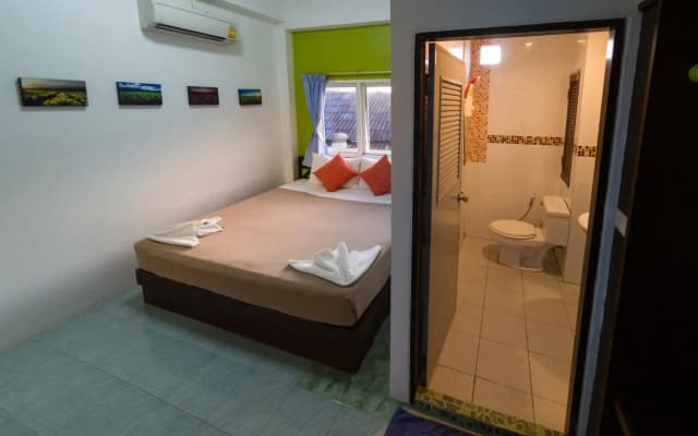 The Leaf Guesthouse(เดอะ ลีฟ เกสต์เฮาส์) - photo 2