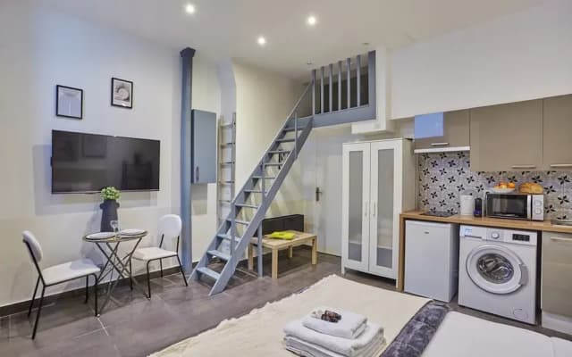Charming Studio Center of Paris Montmartre - photo 4