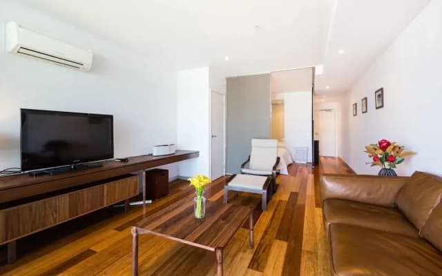 RIVER, 1BDR Melbourne Apartment - photo 3