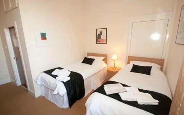 Central Apartments Edinburgh - photo 2