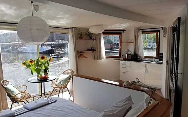 Houseboat Concordia B&B - photo 2