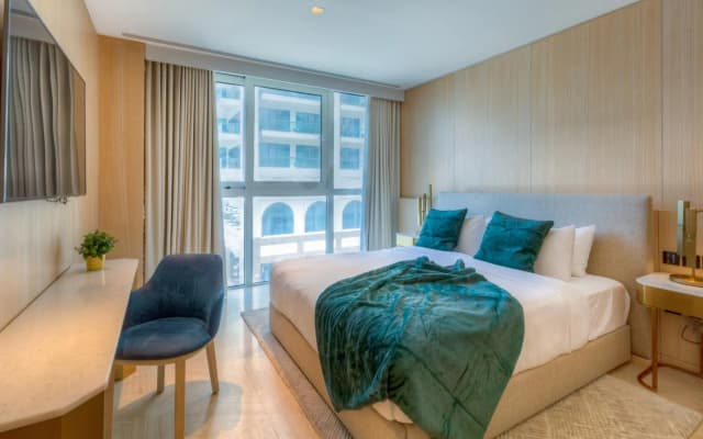 Dxb - Five - 30301 - Pj - photo 4